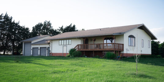 Country Living, 3 Bedroom, 3 Bath, 2.4 Acres